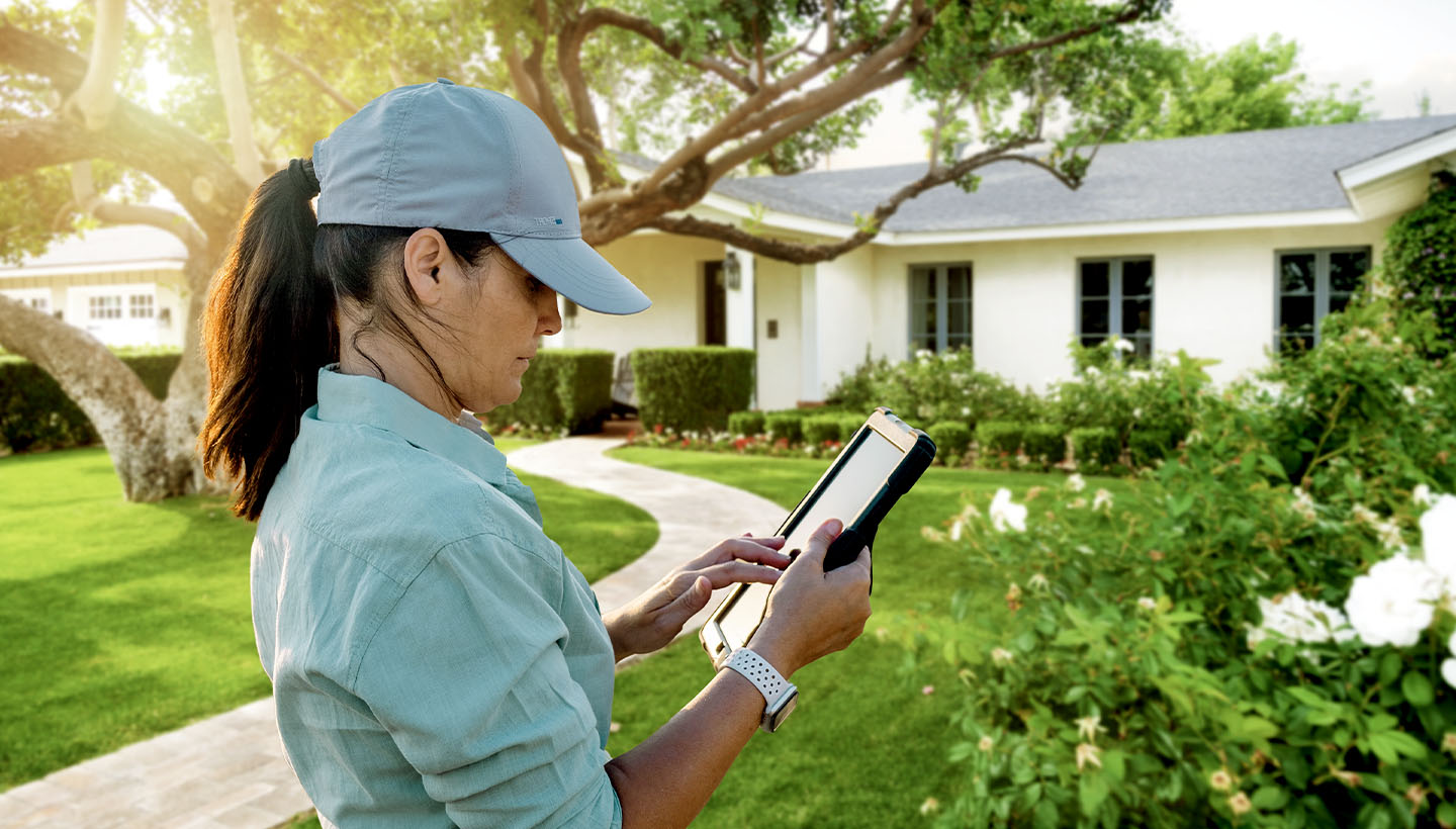 women in home inspection, a woman home inspector doing the job well